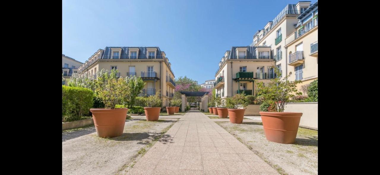 Disney, Sunny Comfortable 2 Bedrooms Family Apartment, 8 Pers, Wifi, Netflix Chessy  Bagian luar foto